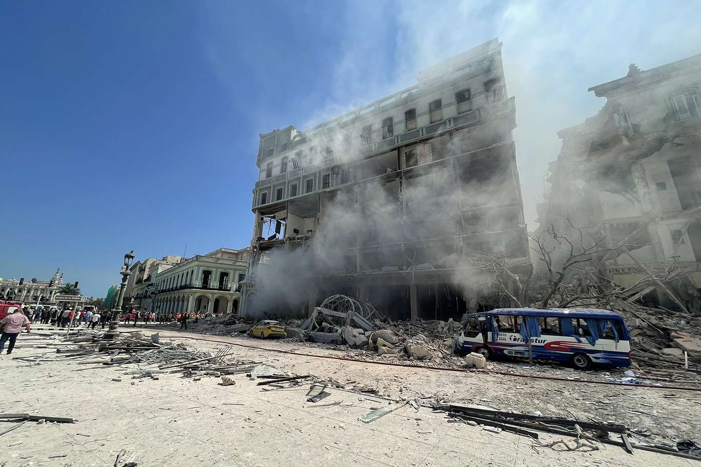 Kübada otelde patlama: Ölü sayısı 43e yükseldi 