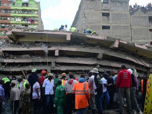 Kenyada 6 katlı bina çöktü: 6 ölü, 4 yaralı 