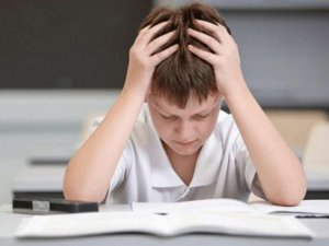 Okul kaygısı yaşayan çocuğa nasıl davranılmalı? 