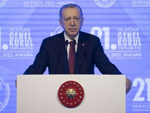 Cumhurbaşkanı Erdoğan: Faizin daha da inmesi lazım  