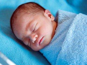 Yenidoğan bebeklerde emzirme nasıl olmalı?  