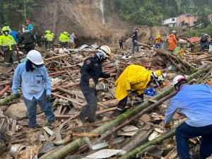 Kolombiya toprak kayması: 70 ev yıkıldı