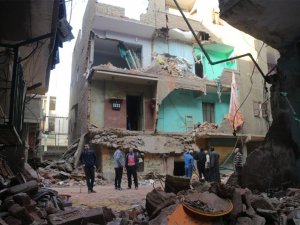 Mısırda bina çöktü: 3 ölü 4 yaralı