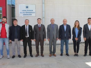 Rektör Demir Sosyal Bilimler Meslek Yüksekokulunu ziyaret etti