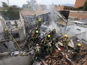 Kolombiyada uçak kazası: 8 ölü 