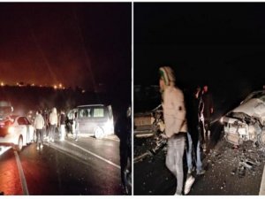 Mardinde 2 araç kafa kafaya çarpıştı: 8 yaralı 