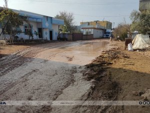 Şanlıurfada çamurlu yollar halkı mağdur ediyor 