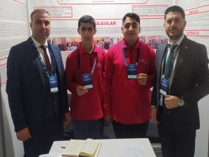 Silopili İmam Hatip öğrencilerine TUBİTAK’tan Türkiye finallerinde sergi ödülü  