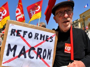 Fransada emeklilik yaşı 64e çıkıyor, sendikalar greve gidiyor  