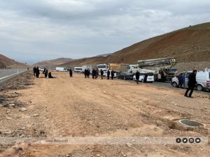 Siirt-Kurtalan karayolu kapandı araçlar mahsur kaldı  