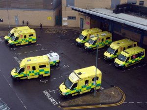 İngilteredeki hastanelerin yaklaşık dörtte birini etkileyen grev  