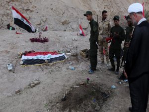 Irakta toplu katliama karıştıkları belirtilen 14 DAİŞ mensubu idama mahkum edildi 