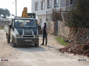 Mardinde mahalle sakinleri DEDAŞın elektrik sayaçlarını dışarı çıkarmalarına tepki gösterdi