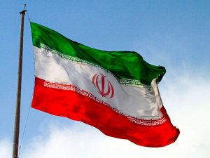İran Devrim Muhafızları Ordusu, 400 bin litre kaçak akaryakıt taşıyan gemilere el koydu