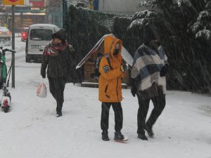 İstanbulda kar yağışı nedeniyle idari izin kararı 
