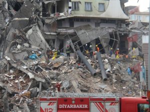 Diyarbakırdaki depremde hayatını kaybedenlerin sayısı 93e yükseldi   