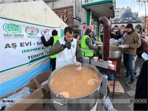 Dört kardeş yardım kuruluşundan Adıyaman’da günlük 25 bin kişiye sıcak yemek