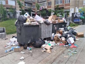 Kosovada temizlik işçileri grevde