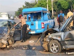 Nijeryada zincirleme trafik kazası: 17 ölü