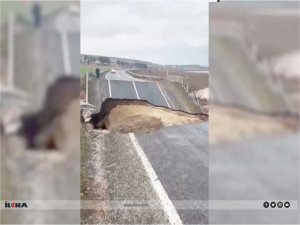 Sel nedeniyle Hilvan-Bozova yolu çöktü  