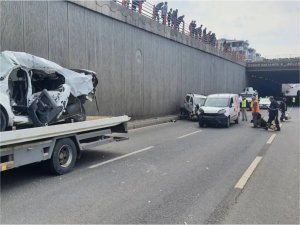 Diyarbakırda zincirleme trafik kazasında 2 kişi hayatını kaybetti  