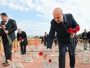 Vali Demirtaş 18 Mart Çanakkale Zaferi ve Şehitleri Anma Günü Programlarına Katıldı