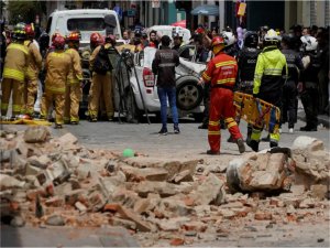 Ekvadorda 6,8lik depremde 16 kişi hayatını kaybetti 