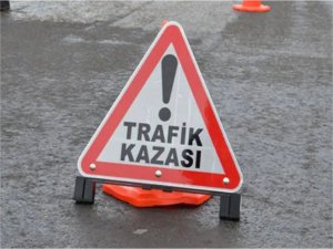 Diyarbakırda iki araç çarpıştı: 1 ölü, 3 yaralı 