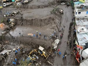 Ekvador’da şiddetli yağışlar nedeniyle toprak kayması: 16 ölü  