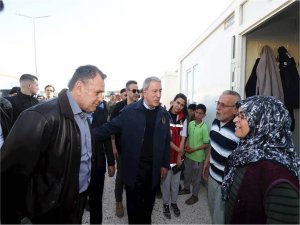 Bakan Akar ve Panagiotopoulos, Hatayda hastane ve konteyner kent ziyareti yaptı 