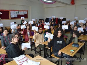 Siirtli öğrencilerden Diyarbakırlı depremzede çocuklara anlamlı yardım