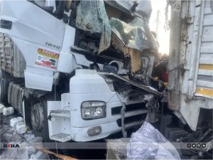 Briket yüklü kamyona arkadan çarpan tır kazaya neden oldu: 1 ağır yaralı