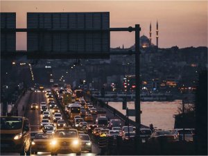 Uzmanlar bayram tatilinde yola çıkacak olan sürücüleri uyarıyor