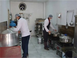 MEBde 3 bin 85 sözleşmeli aşçı yardımcısı aşçı kadrosuna atandı  