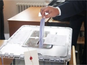 Yurt dışında oy kullananların sayısı 700 bine yaklaştı  