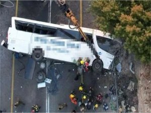 Mısırda yolcu otobüsü ile kamyon çarpıştı: 14 ölü 25 yaralı 
