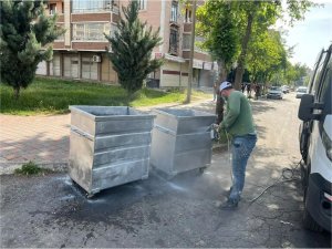 Diyarbakırda çöp konteynerlerine bahar temizliği 