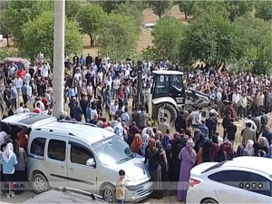 Yangında hayatını kaybeden Mardinli 4 gençten 3ü toprağa verildi