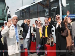İlk hac kafilesi İstanbuldan uğurlandı