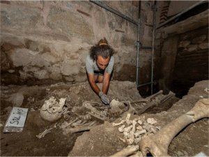 Bursada yapımı 2 bin 300 yıl öncesine uzanan tarihi surlar, gün yüzüne çıktı 
