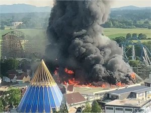 Europa-Parkta yangın: 25 bin kişi tahliye edildi  