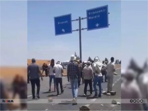 Viranşehirde çiftçiler elektrik kesintisini yol keserek protesto etti  