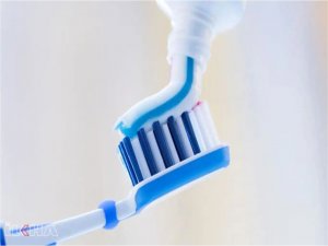 Yanlış fırçalama diş eti çekilmesine sebep olabilir  