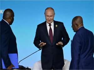 Rusya-Afrika Zirvesine Putinden Batı’ya ikiyüzlülük suçlaması 