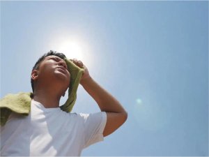 Doç. Dr. Aksoy: Yoğun güneş ışınları deri kanseri riski oluşturabilir 