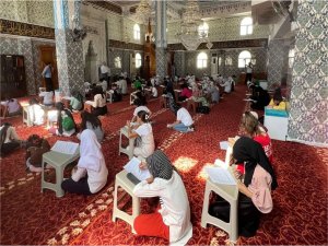 Cizrede yaz Kuran kursları öğrencileri arasında bilgi yarışması sınavı düzenlendi  