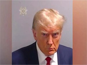 Trump cezaevine teslim oldu 