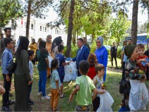 Diyarbakırda ihtiyaç sahibi ailelerin çocuklarına giyim yardımı  