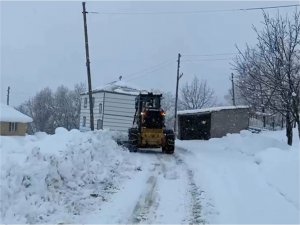 Şırnak’ta kar yağışı nedeniyle okullar tatil edildi 
