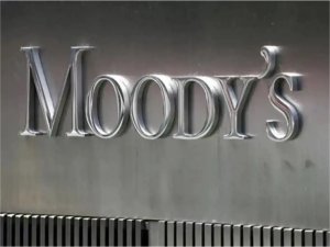 Moodys Türkiyenin kredi notunu pozitife çevirdi 